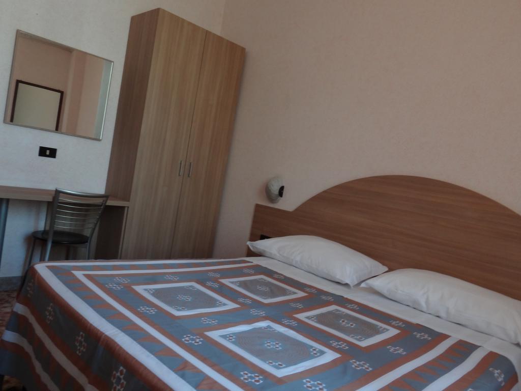 Hotel Castelletto Milão Quarto foto