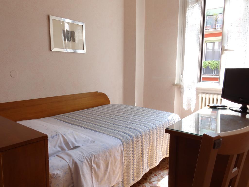Hotel Castelletto Milão Quarto foto