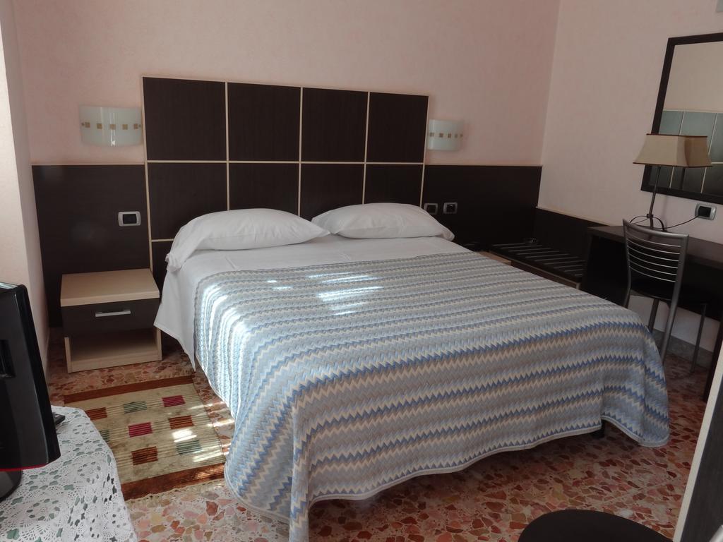 Hotel Castelletto Milão Quarto foto
