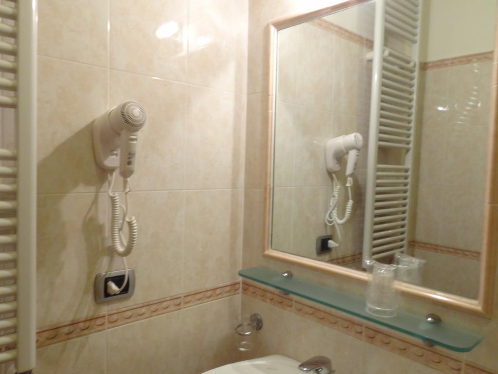 Hotel Castelletto Milão Quarto foto
